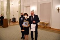 Leszek Lewoc – Dyrektor Miejskiego Ośrodka Pomocy Rodzinie w Suwałkach  nagrodzony w Pałacu Prezydenckim.